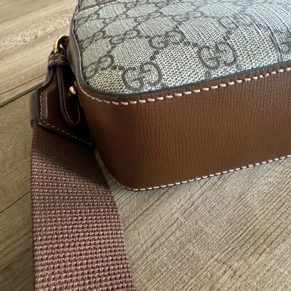 Gucci Messenger Bag - Picture 3 of 5
